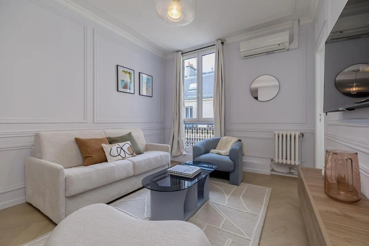 Apartment Poetic Stay - Champs Elysees Paris