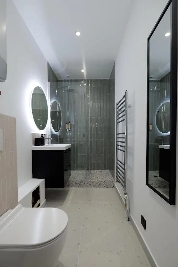 Poetic Stay - Champs Elysees Paris Apartment