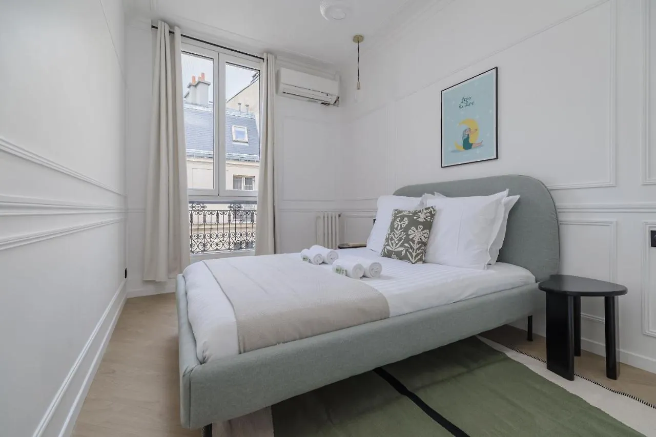 Apartment Poetic Stay - Champs Elysees Paris