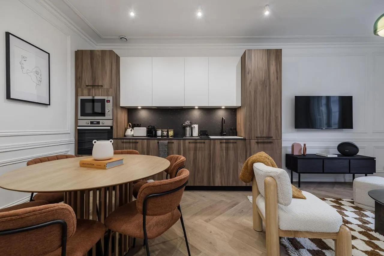 Apartment Poetic Stay - Champs Elysees Paris