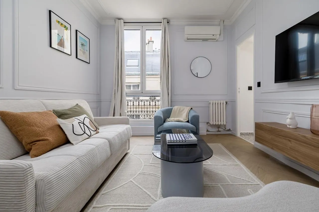 Poetic Stay - Champs Elysees Paris Apartment